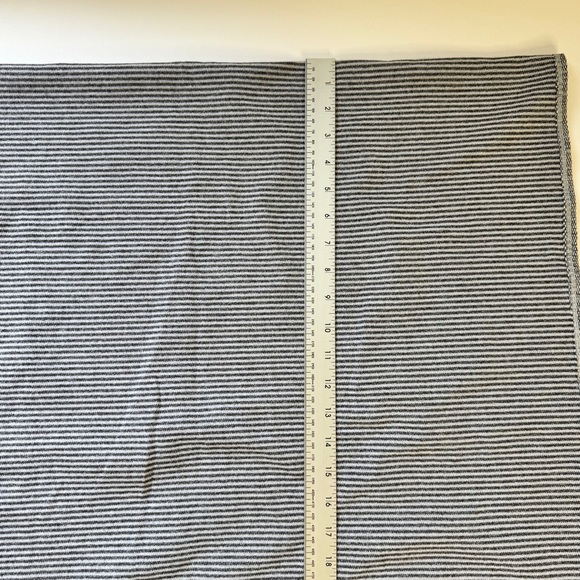 Lululemon Vinyasa Infinity Scarf Rulu Mini Check Pique White Heathered Black OS - Picture 4 of 8
